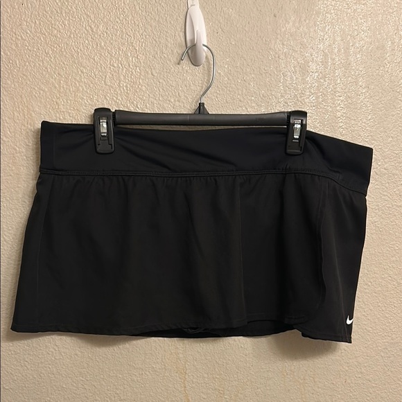 Nike Women Jet Black Sports Skirt Size Extra Extra Large - Picture 1 of 1
